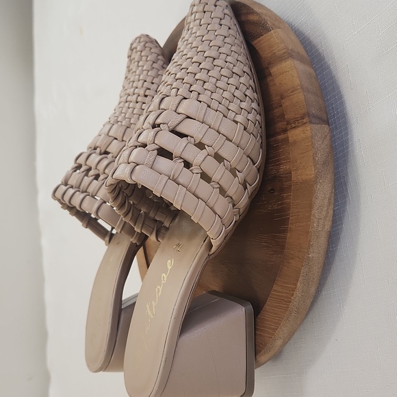 Matisse Lexie Mules Slides. Size 7 - Picture 5 of 10